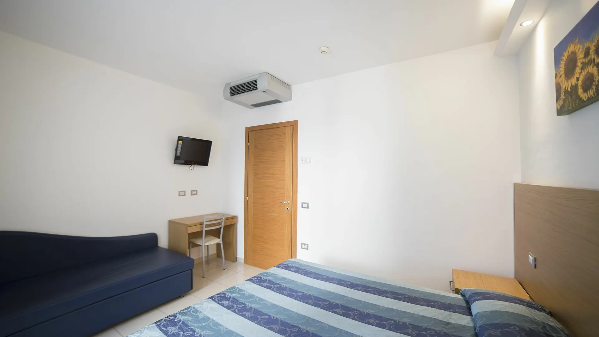 מלון דירות רימיני Residence Marzia