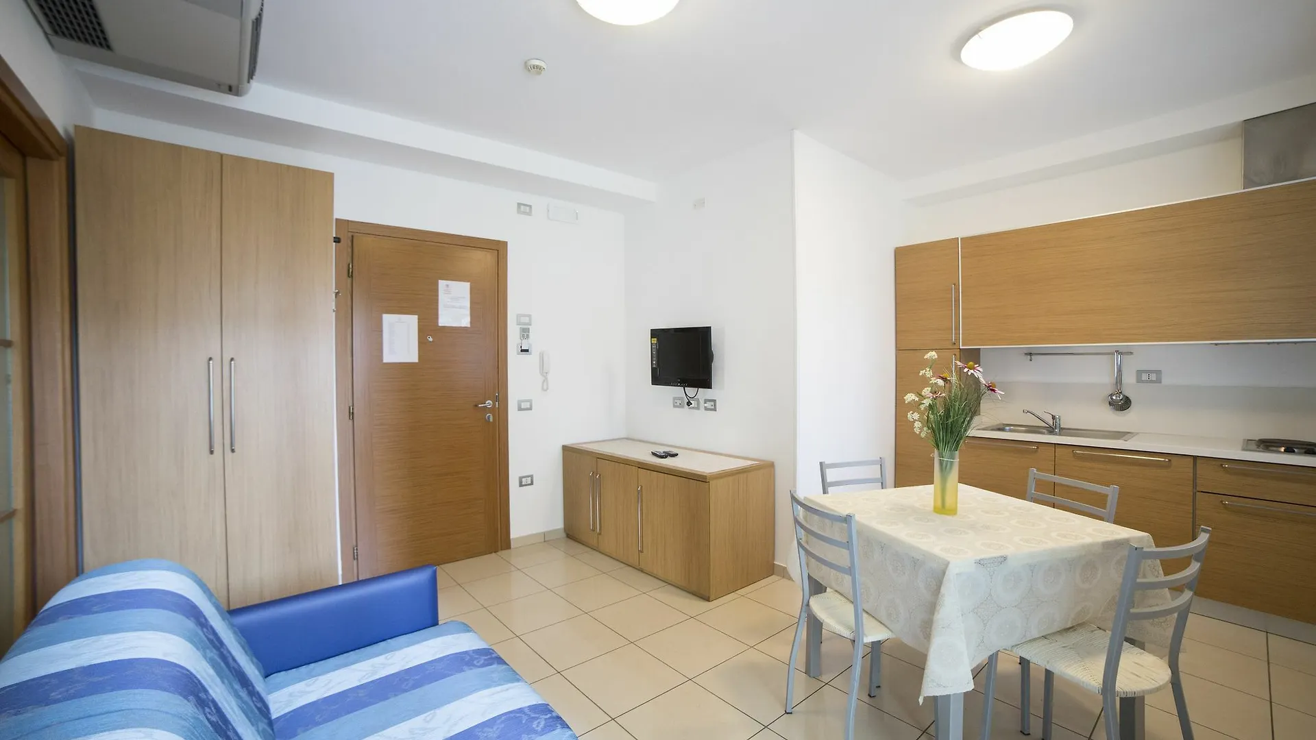 Residence Marzia Rimini 3*,